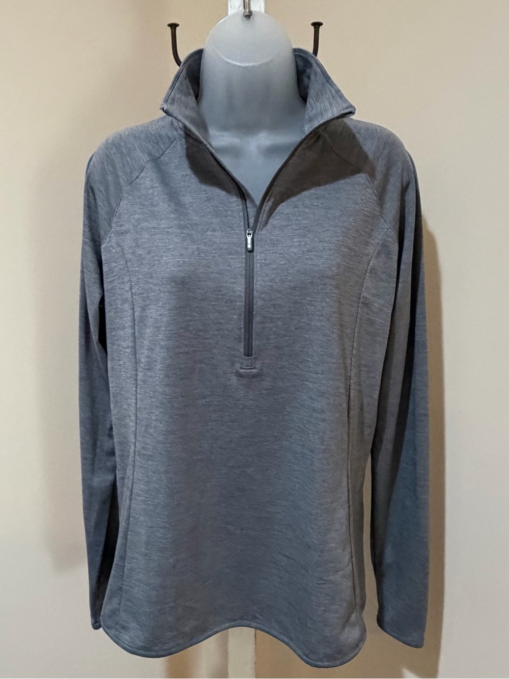 NEW Women’s Under Armour Heatgear Long Sleeve 3/4 Zip, Size Large Gray & Black